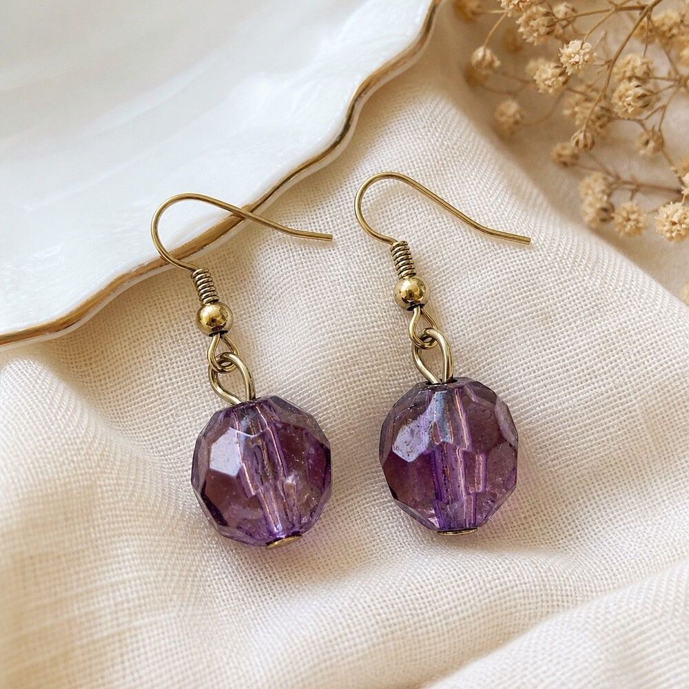 Vintage Purple Faceted Lucite Bead Dangle Earrings Minimalist Lightweight Lilac